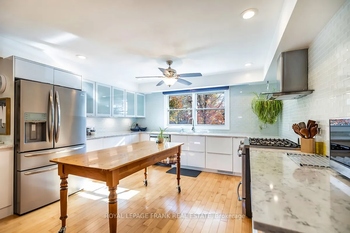 1695 Scugog Street, ON L9L 1K3