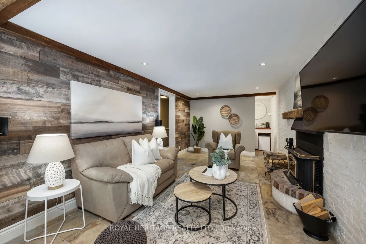 4395 Westney Road, ON L1Y 1A2