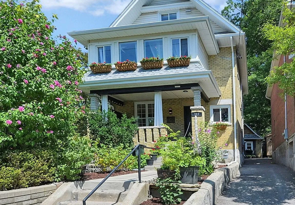 117 BELLHAVEN Road, ON M4L 3J9