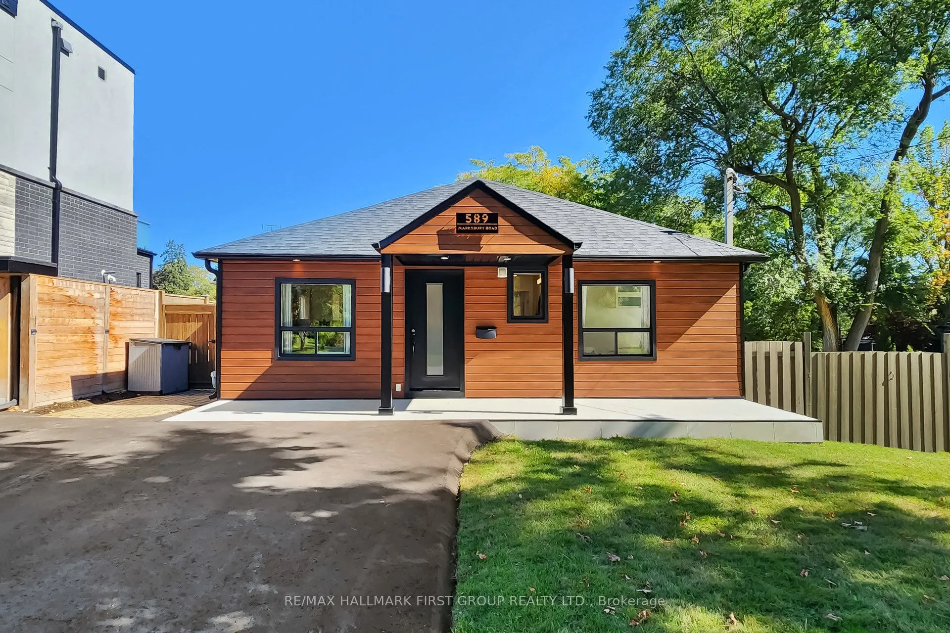 589 Marksbury Road, ON L1W 2T1