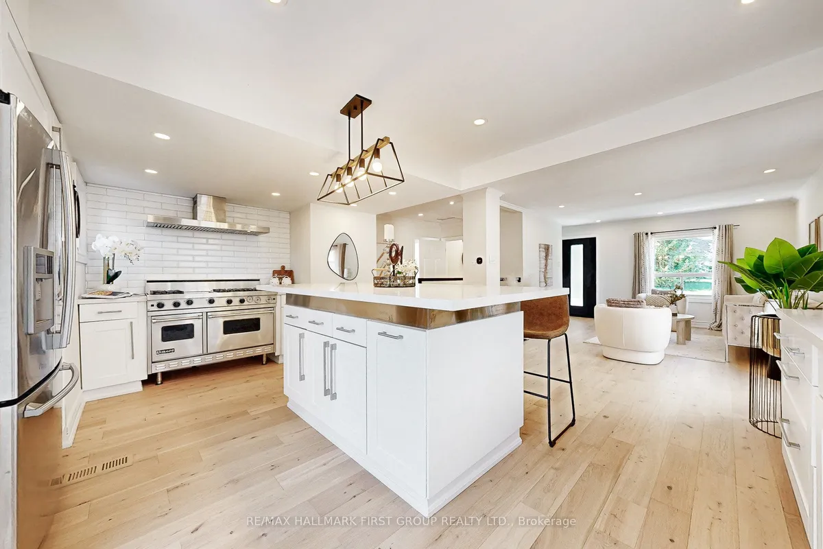 589 Marksbury Road, ON L1W 2T1