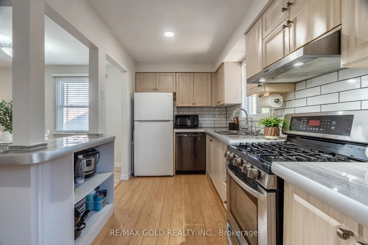 36 Guthrie Crescent, ON L1P 1A5