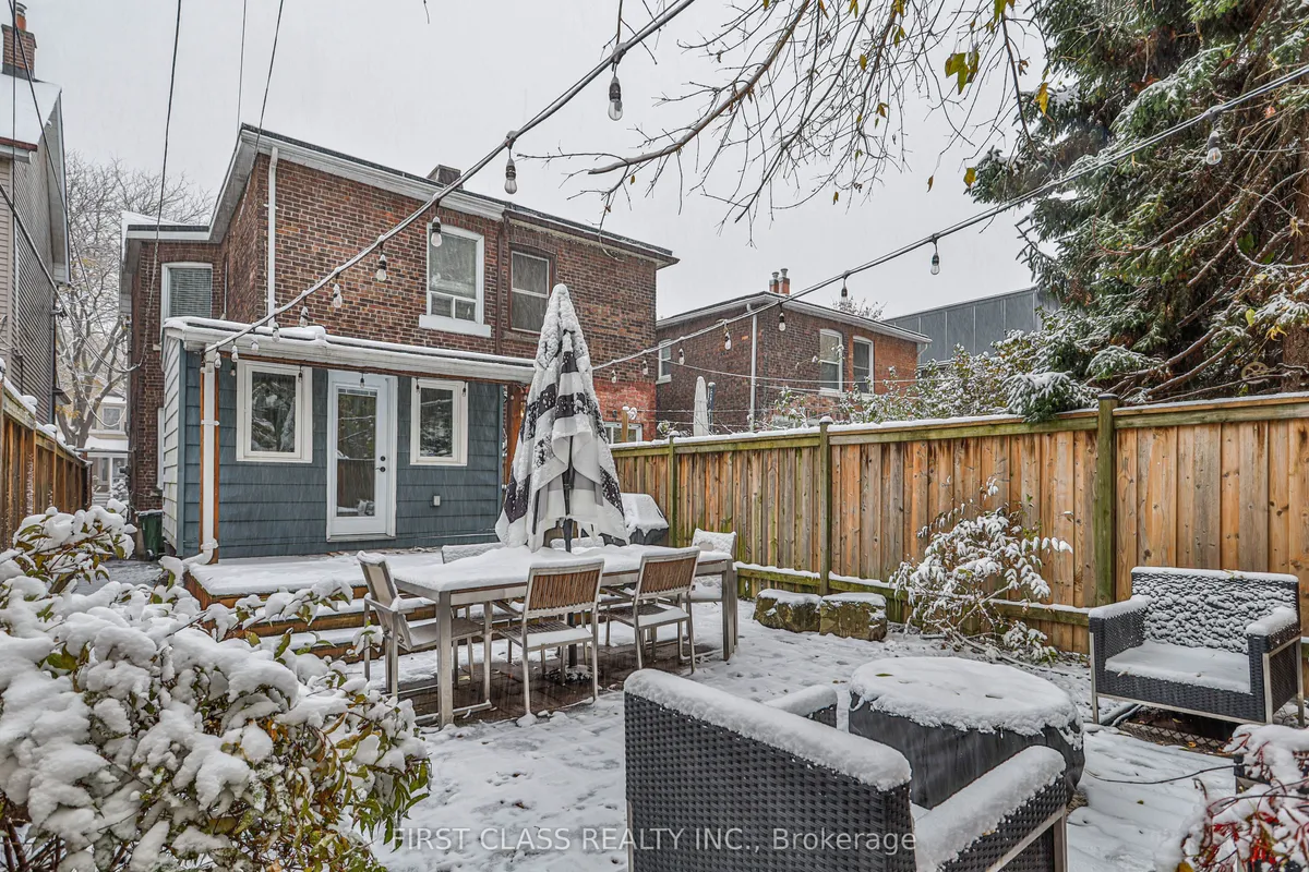 14 Herbert Avenue, ON M4L 3P9
