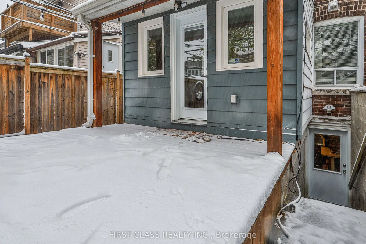 14 Herbert Avenue, ON M4L 3P9