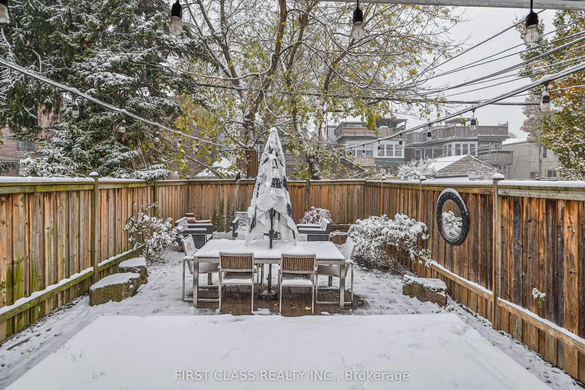 14 Herbert Avenue, ON M4L 3P9