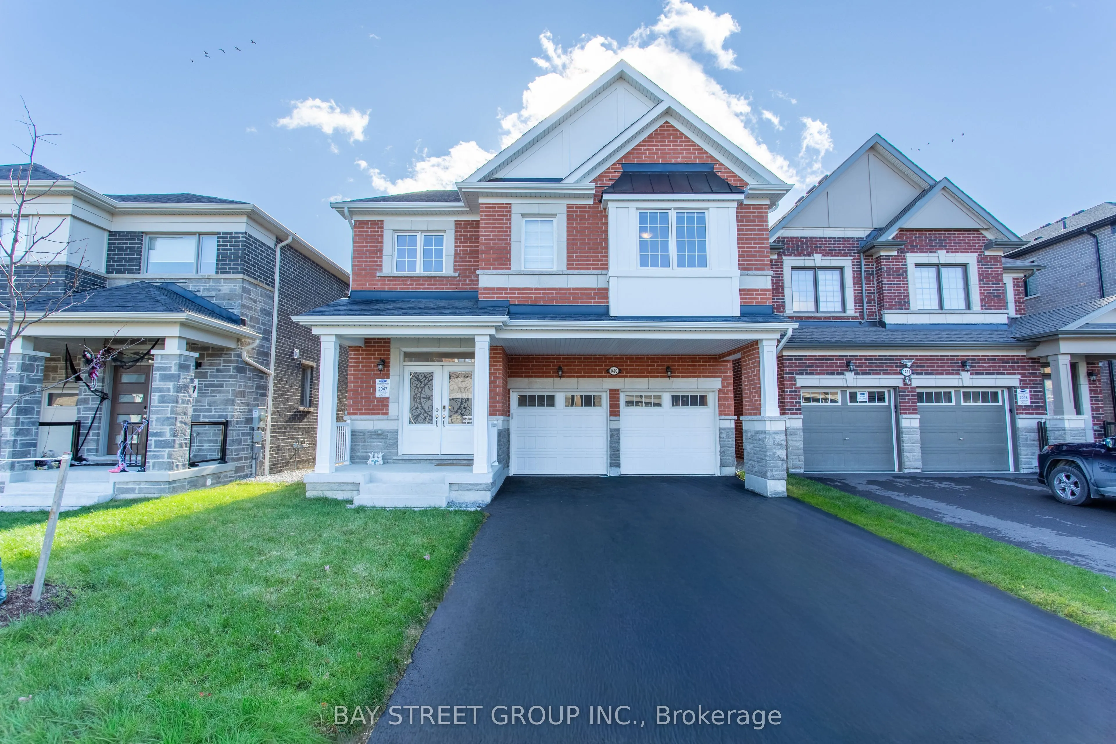 1409 Mockingbird Square, ON L1X 0N8