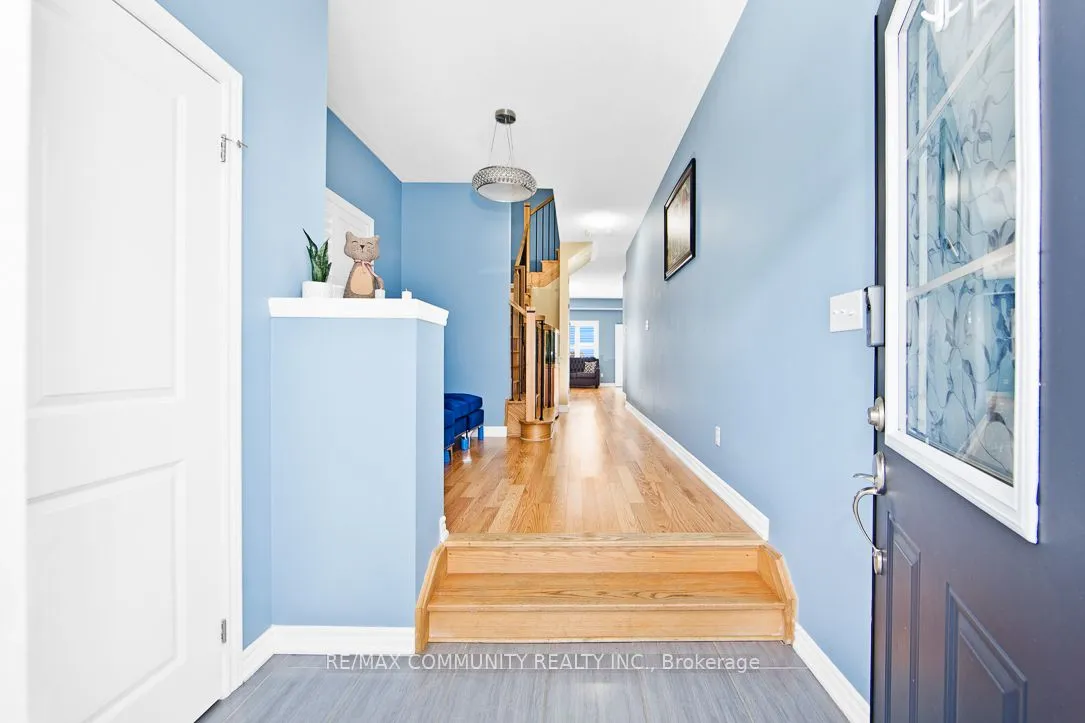 1073 Skyridge Boulevard, ON L1X 0M8