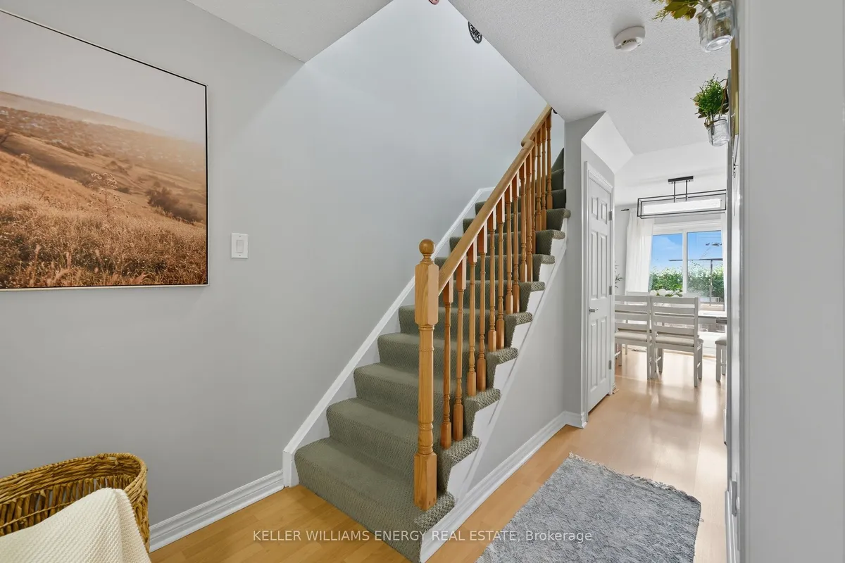 8 Inglis Avenue, ON L1E 2A8