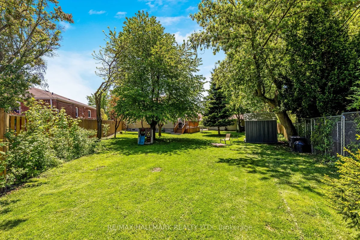 142 Meighen Avenue, ON M4B 2H9