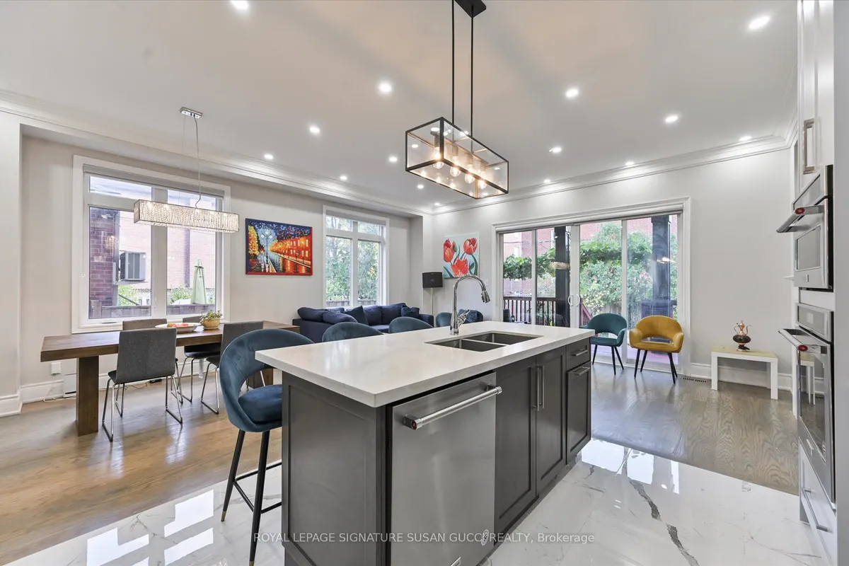 3 Holmstead Avenue, ON M4B 1S9