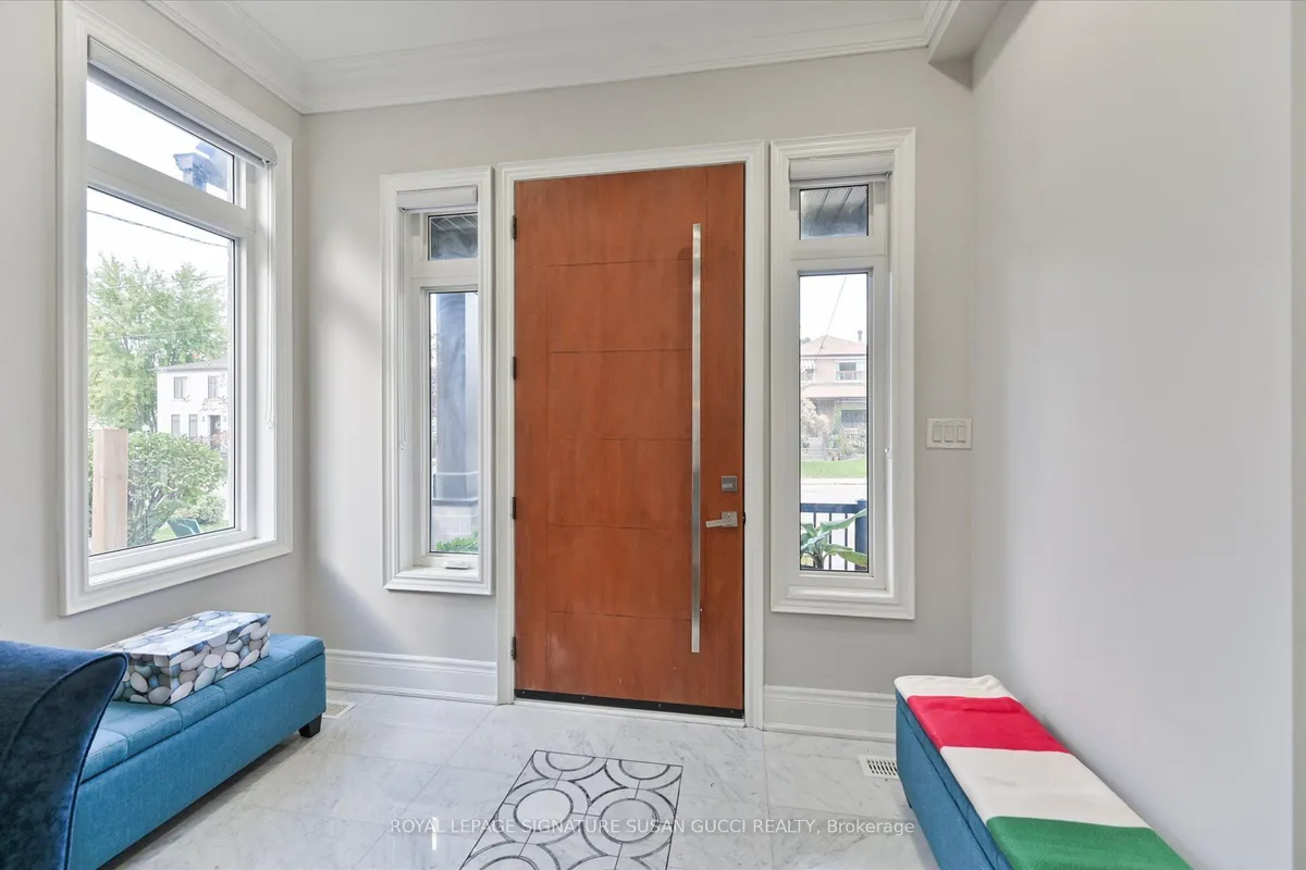 3 Holmstead Avenue, ON M4B 1S9