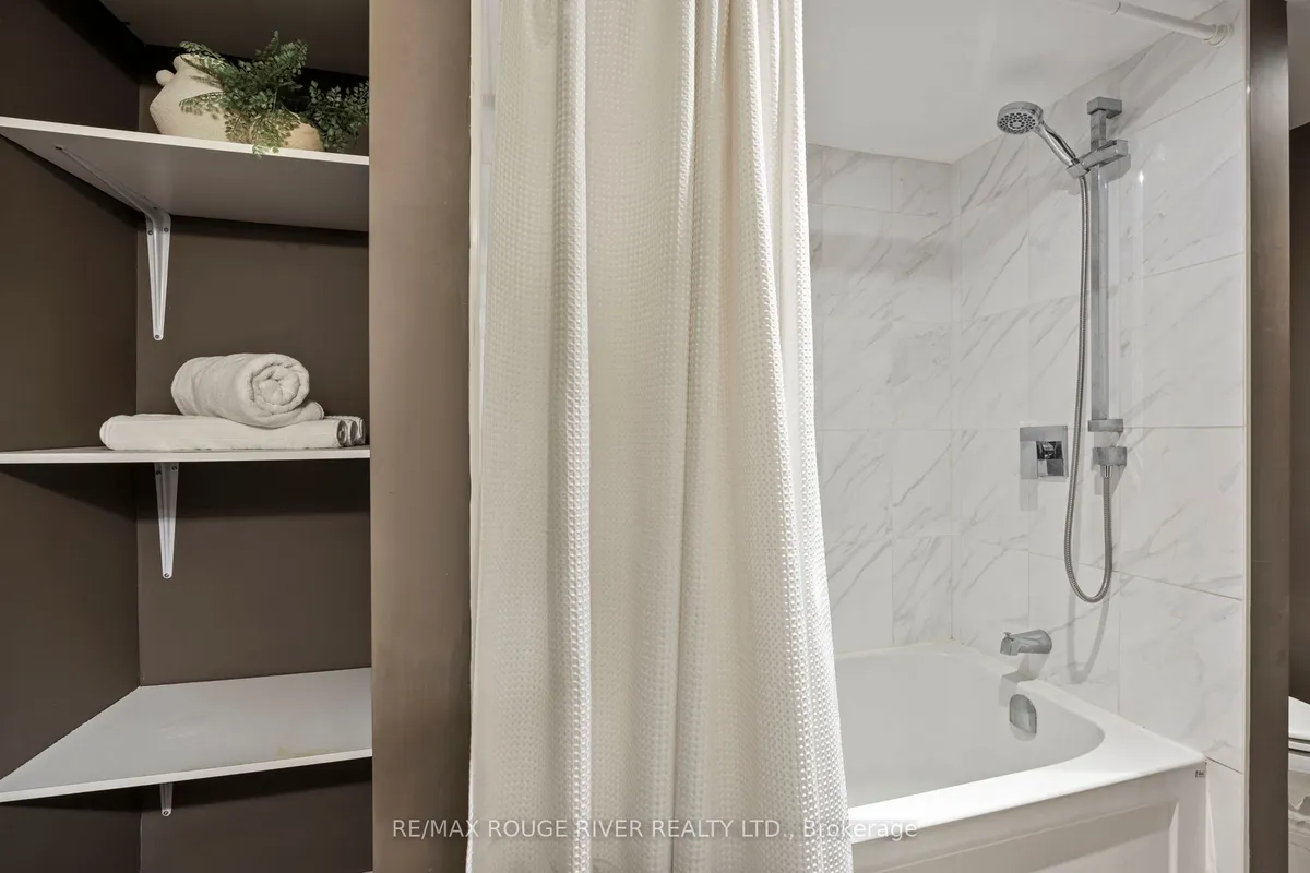 819 Sanok Drive, ON L1W 2R1