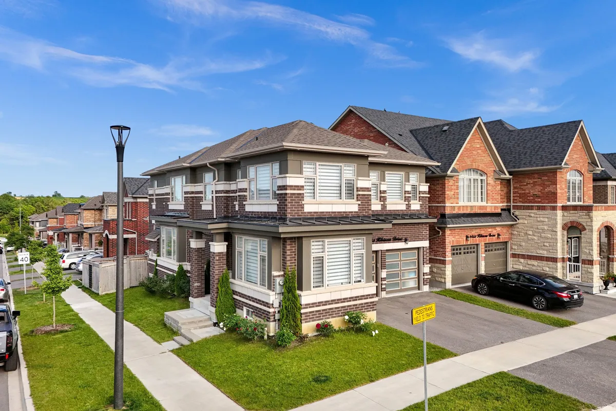 2455 Hibiscus Drive, ON L1X 0H1