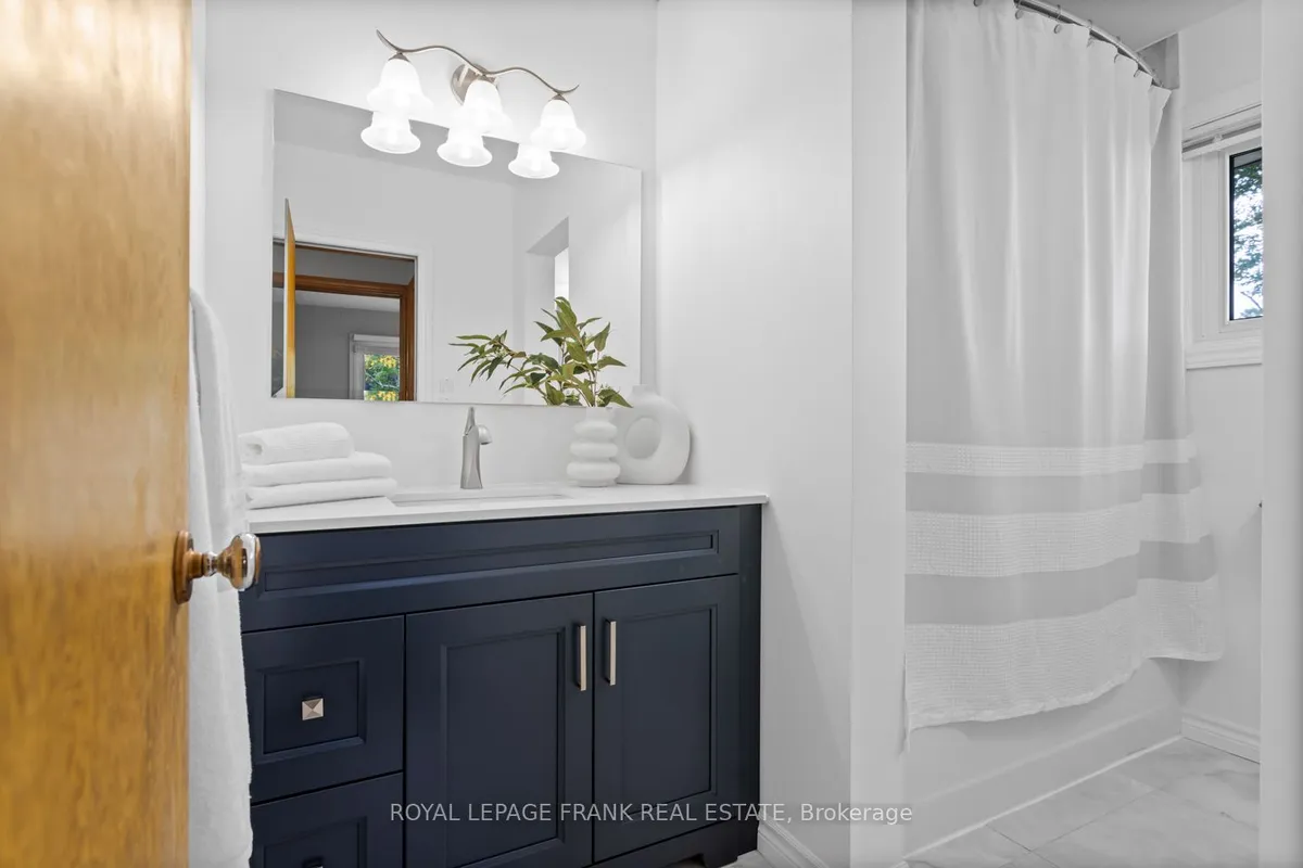 1026 Beaufort Avenue, ON L1G 1G6