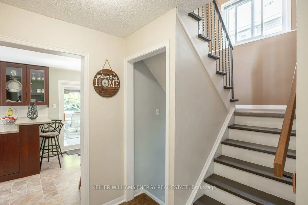 17 Barrow Court, ON L1P 1E4