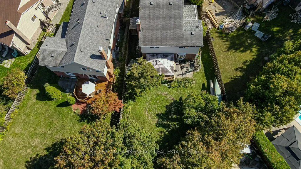 17 Barrow Court, ON L1P 1E4