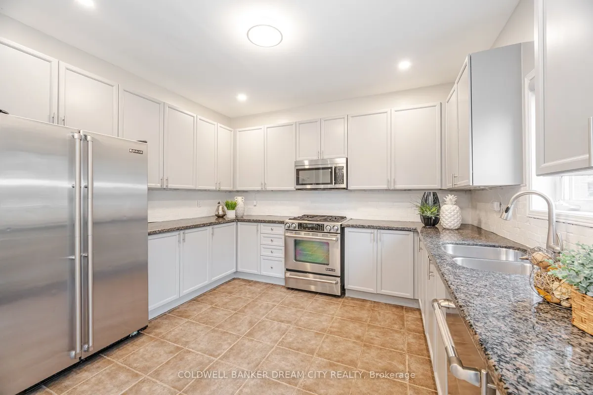 70 Brandwood Square, ON L1Z 2B9