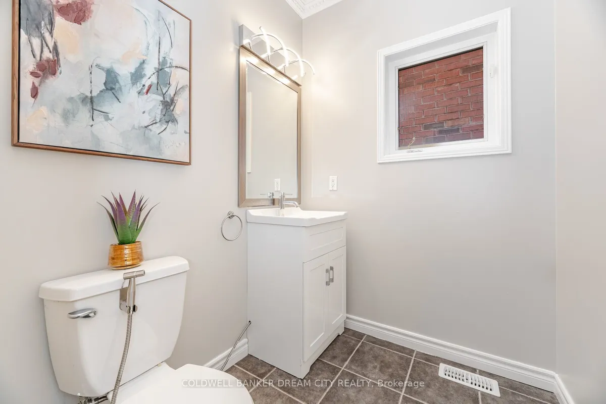 70 Brandwood Square, ON L1Z 2B9