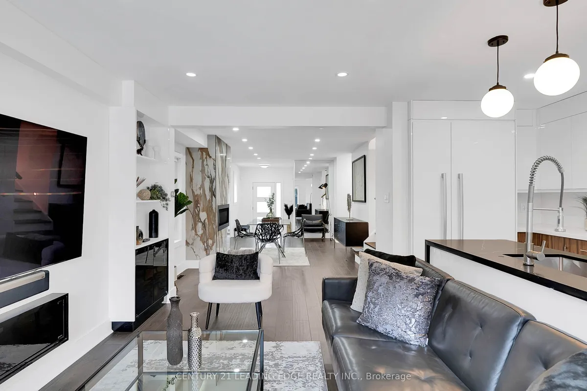 3 Hemans Court, ON L1T 4B9