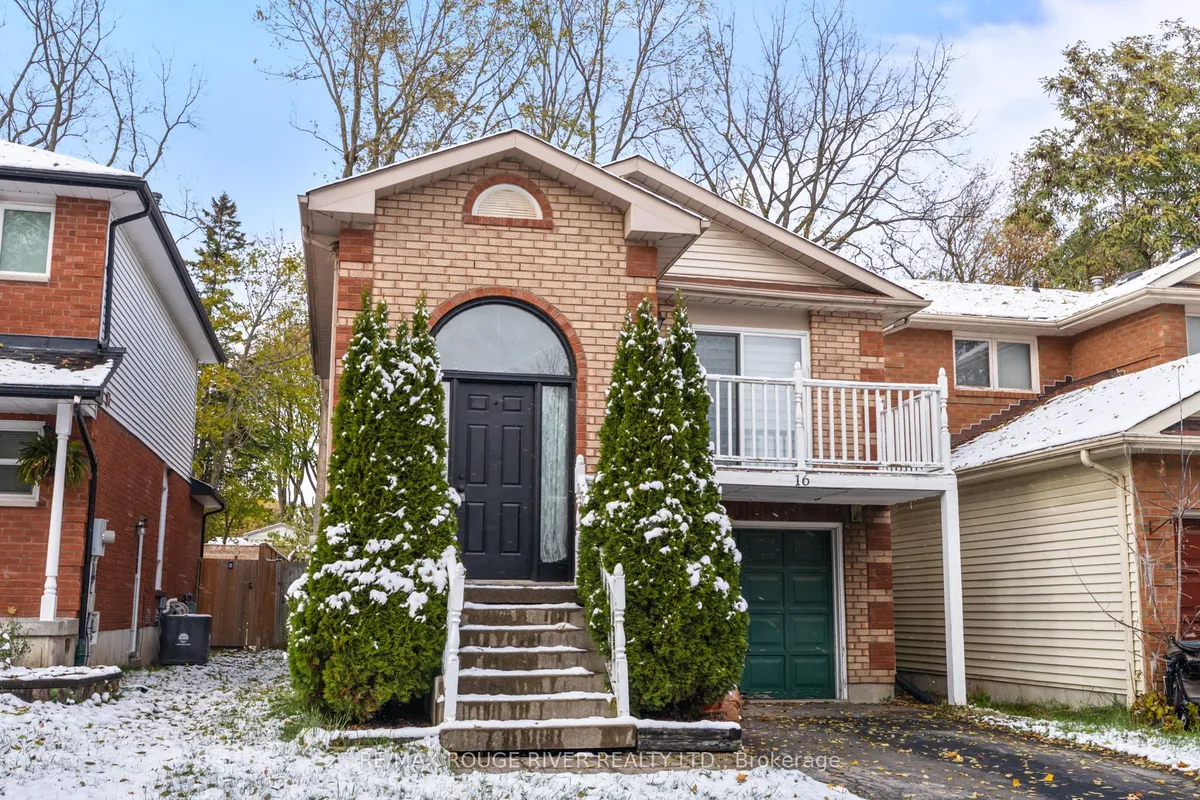 16 Borland Court, ON L1C 4T6