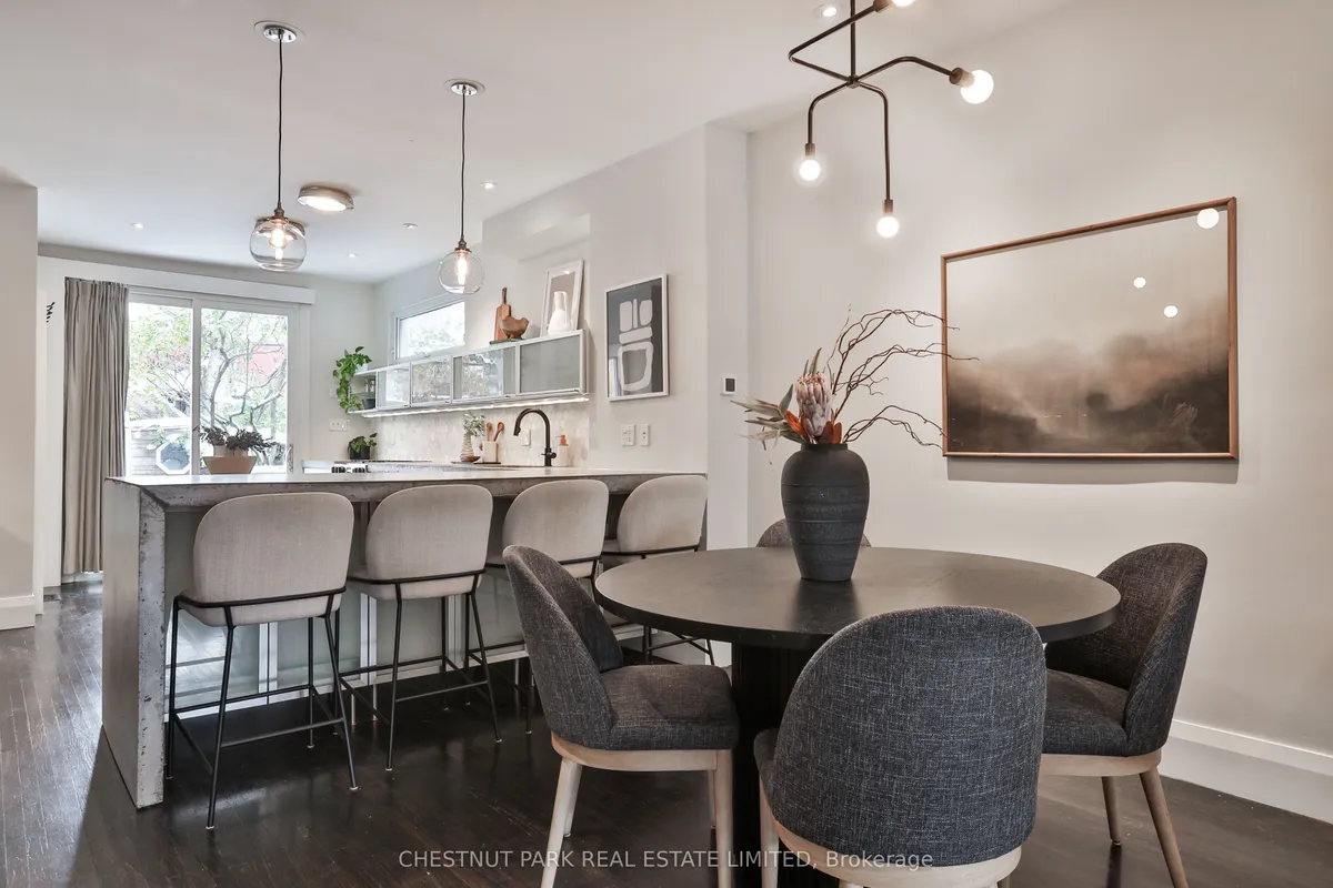 122 Ivy Avenue, ON M4L 2H7