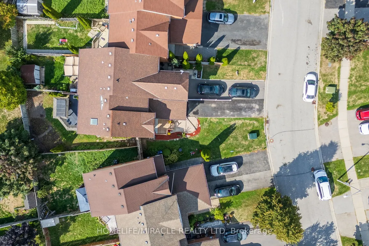 40 Landerville Lane, ON L1C 4W8