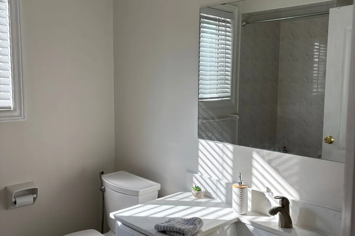 35 Markwood Crescent, ON L1R 2S3