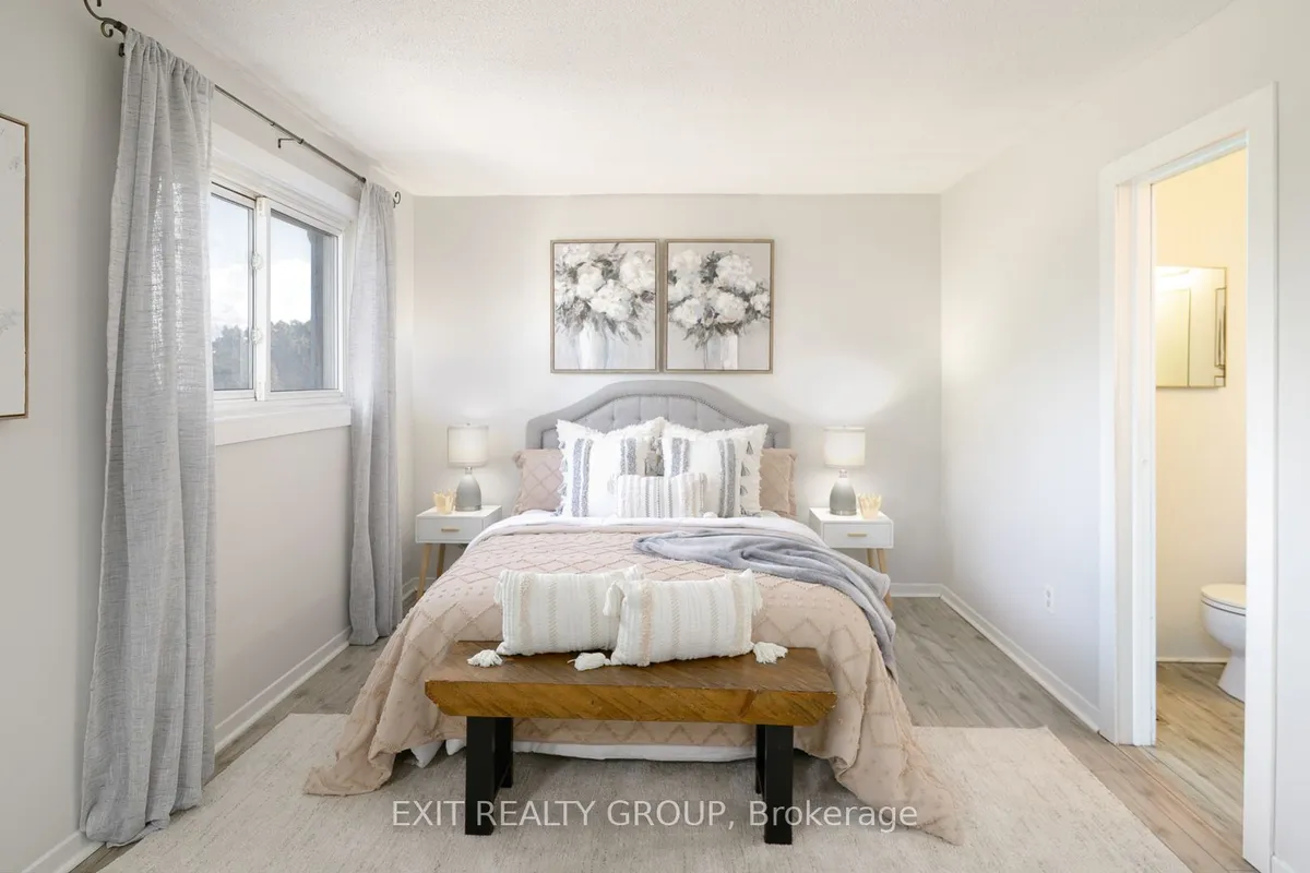 765 Hampton Court, ON L1W 3M3