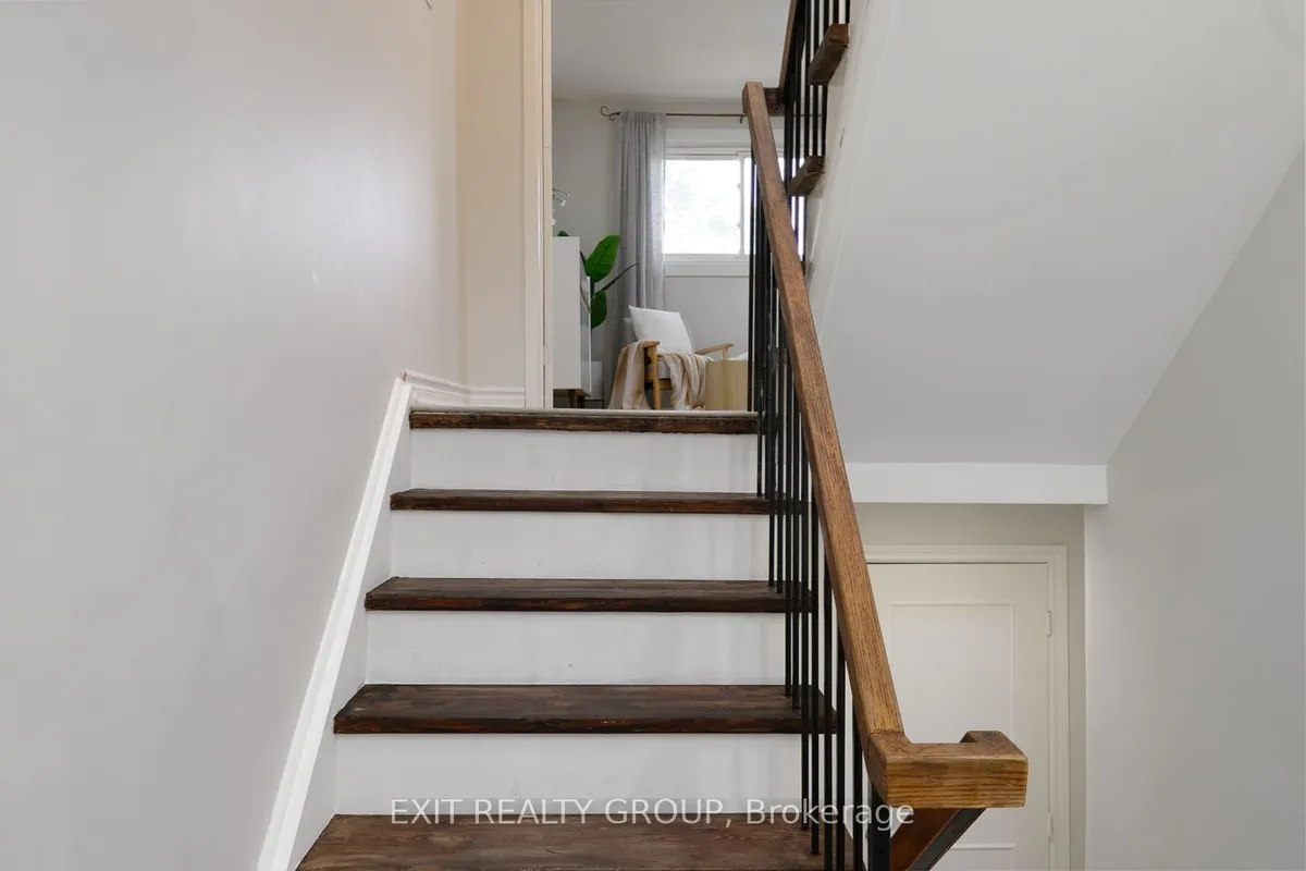 765 Hampton Court, ON L1W 3M3