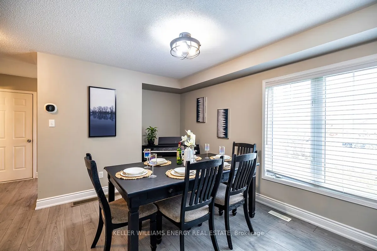 1642 Woodgate Trail, ON L1G 8B5