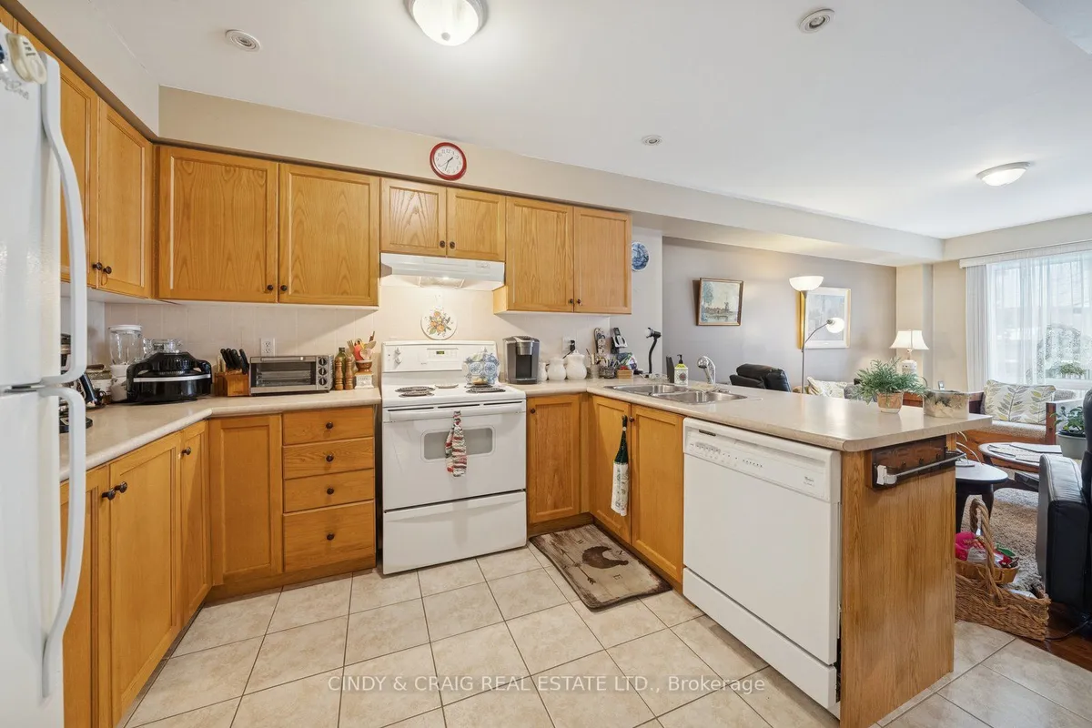 134 Richfield Square, ON L1E 3G3