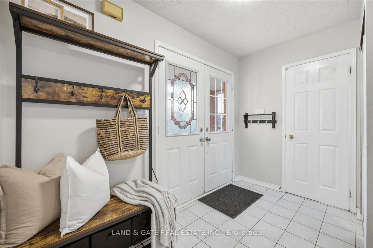 76 Moyse Drive, ON L1E 2V8