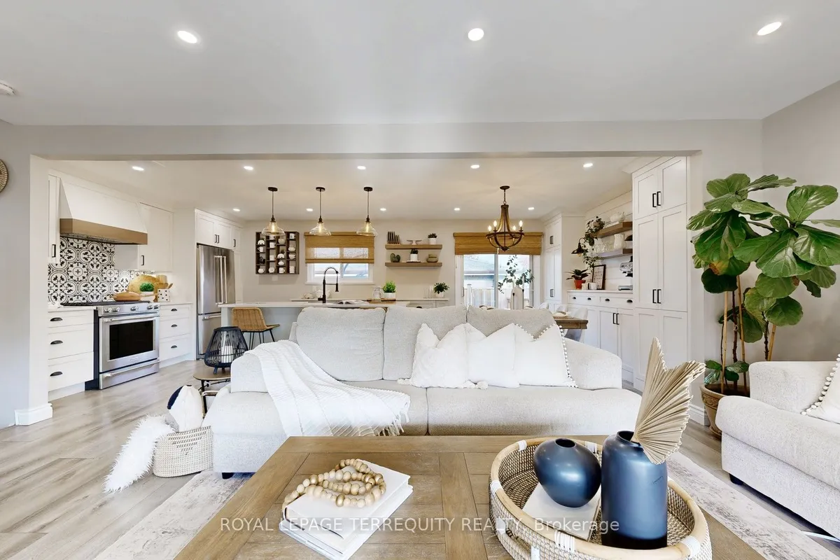 848 Liverpool Road, ON L1W 1S4