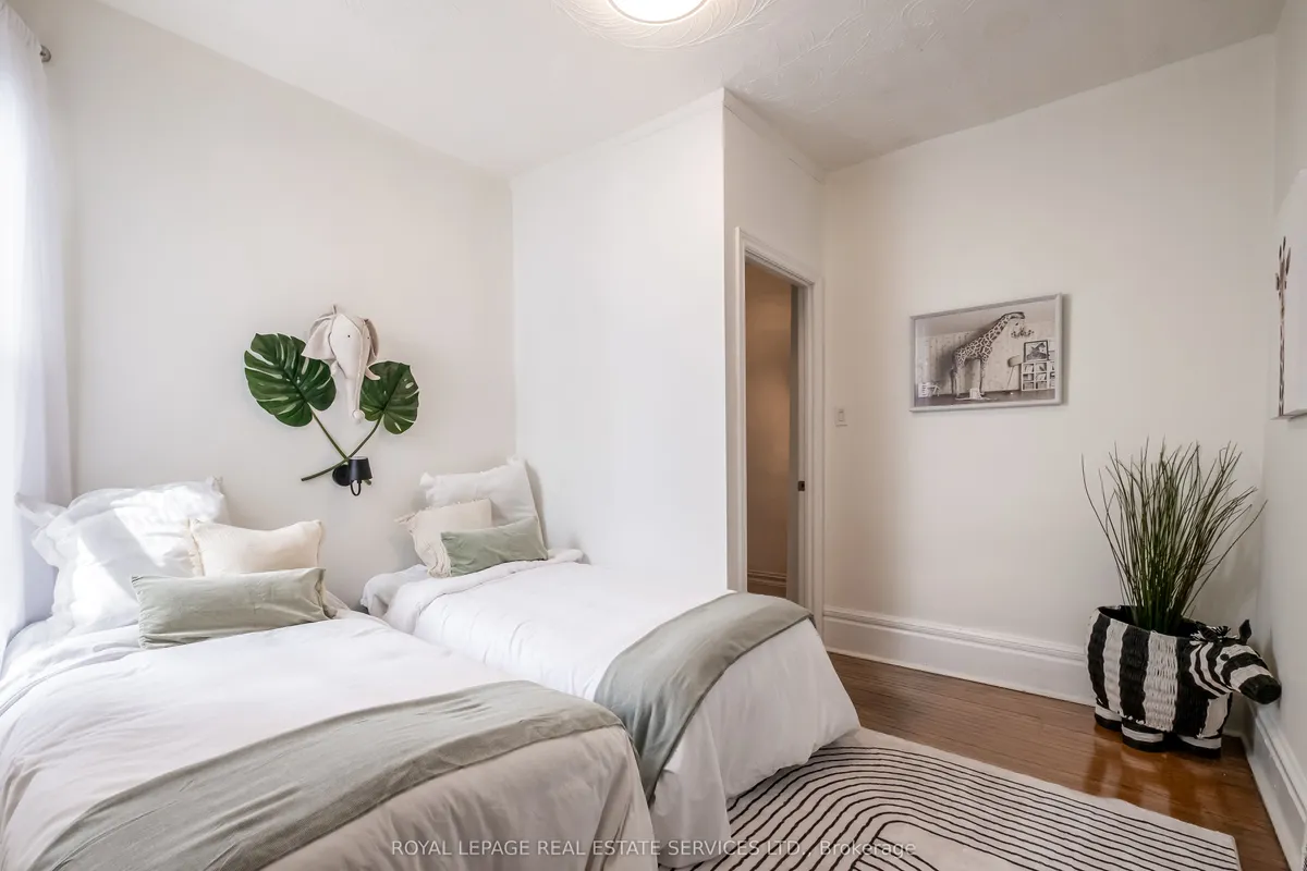 65 Drayton Avenue, ON M4C 3L8