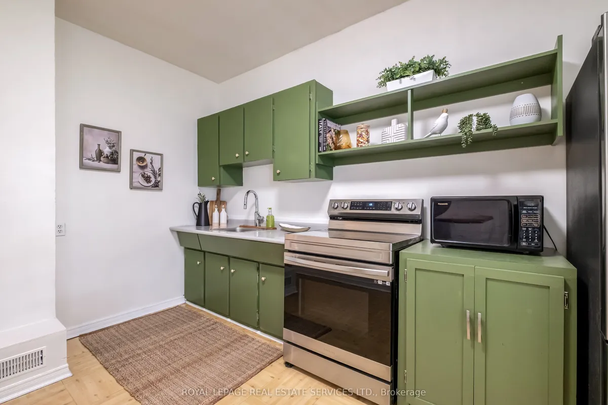 65 Drayton Avenue, ON M4C 3L8