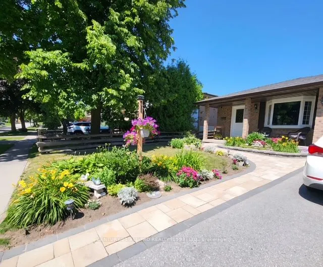 895 Exeter Street, ON L1G 6R9