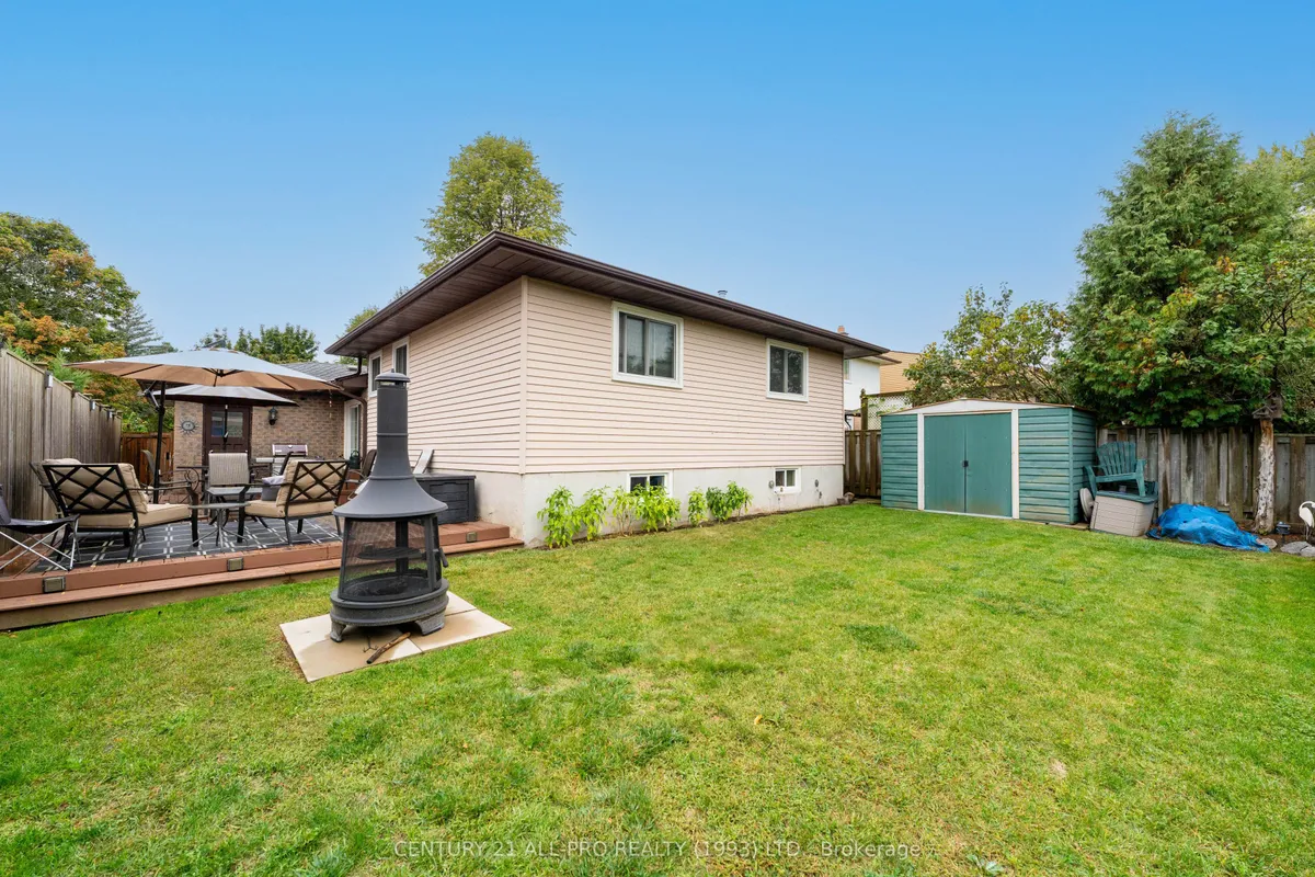 895 Exeter Street, ON L1G 6R9