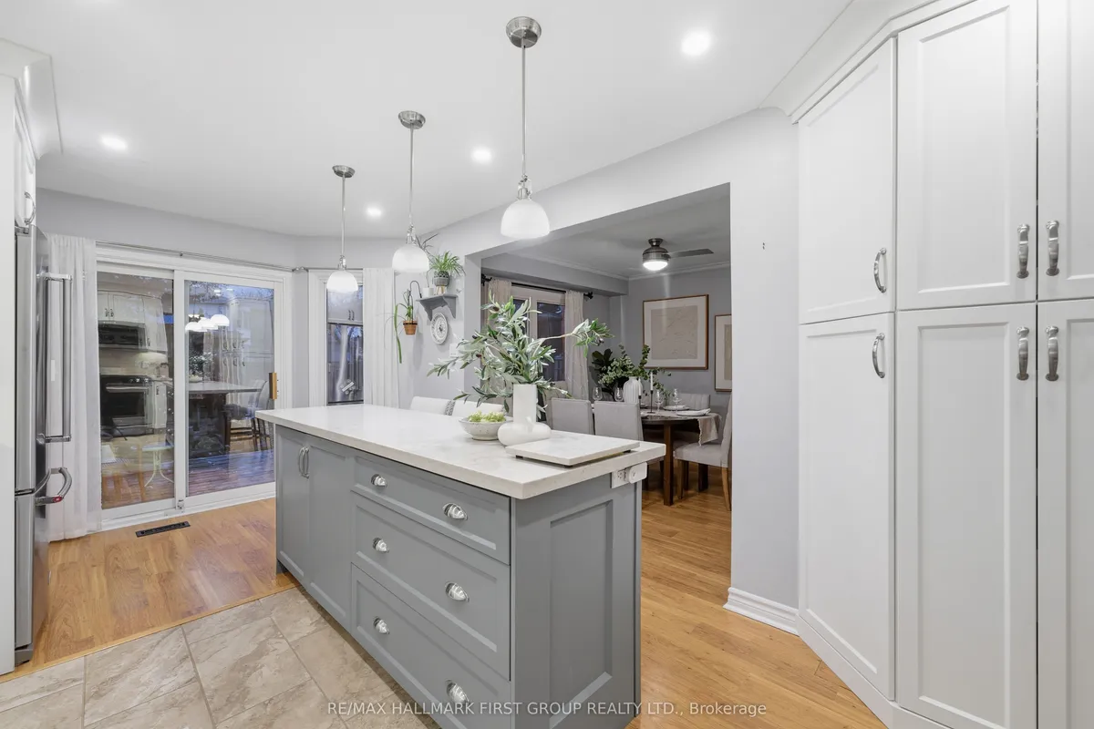 858 Bennett Court, ON L1K 1V2