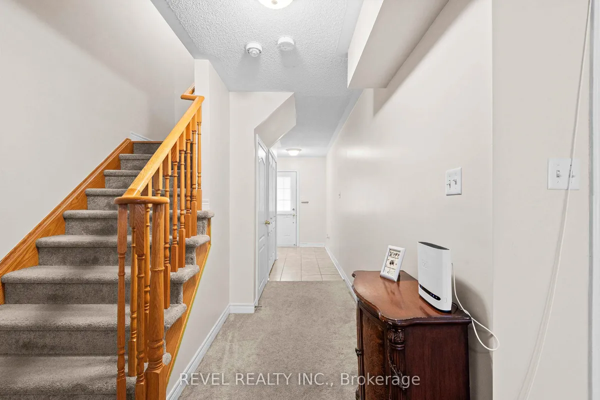 1516 Shepway Mews, ON L1X 0C7