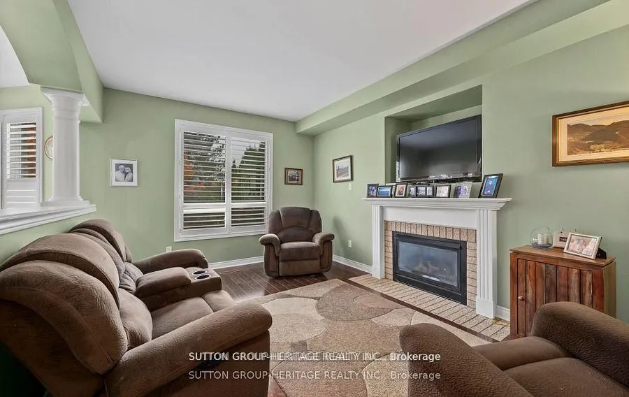 2330 Southcott Road, ON L1X 2S9