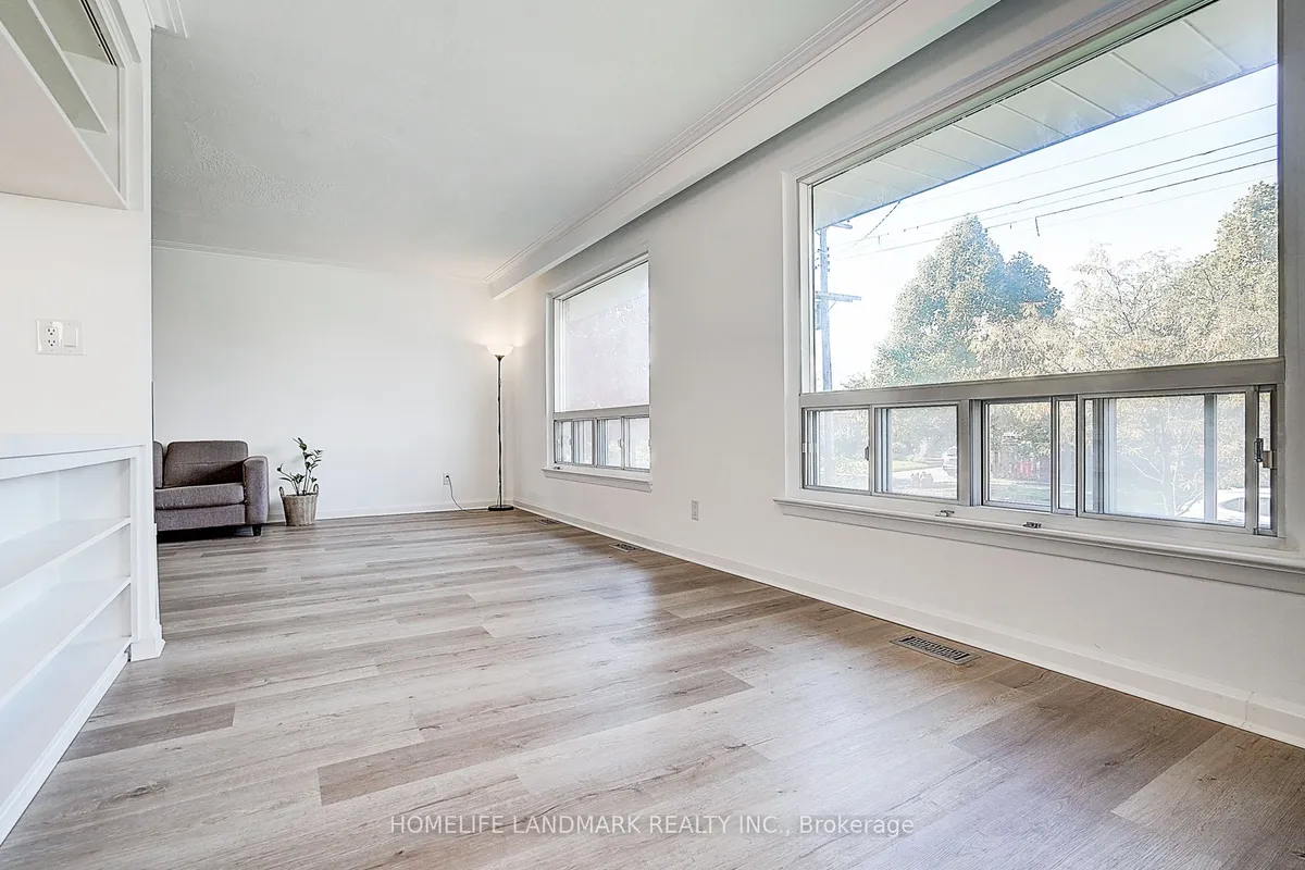 11 Doerr Road, ON M1P 4M7