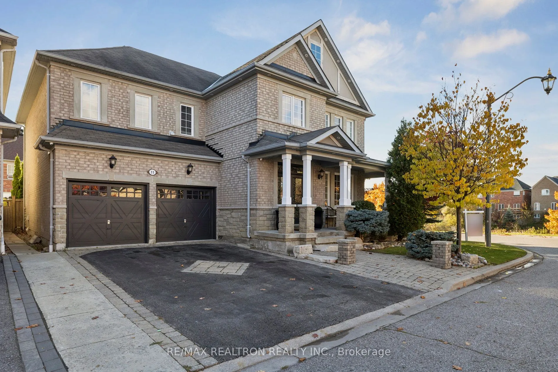 11 Shorten Place, ON L1T 0E9