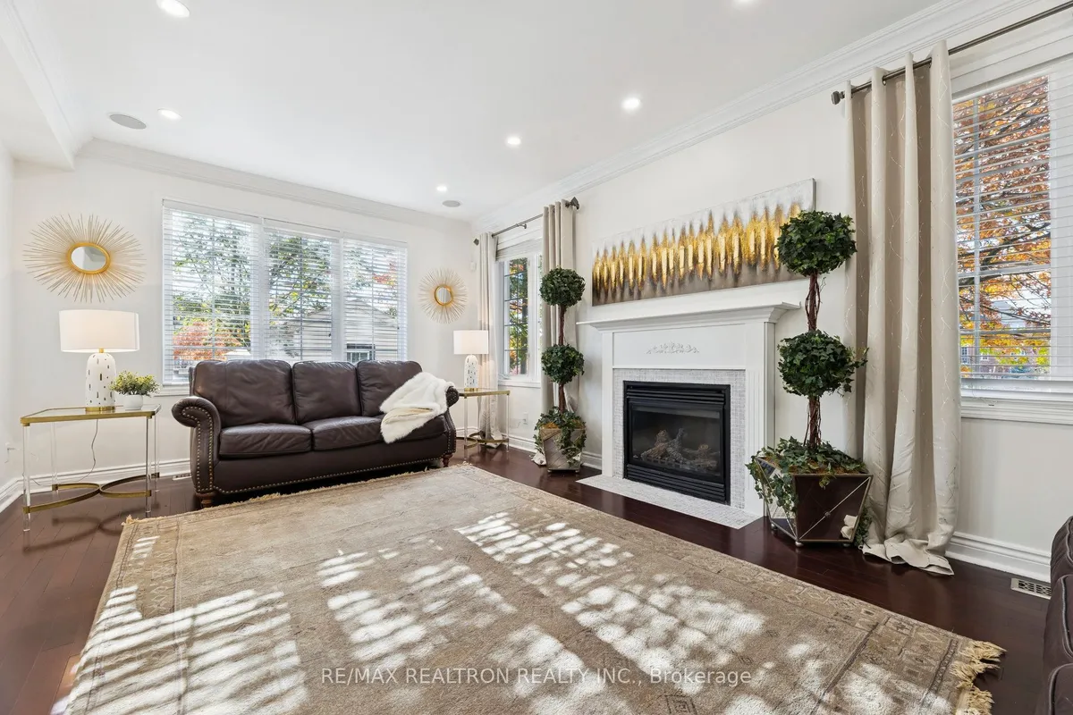 11 Shorten Place, ON L1T 0E9