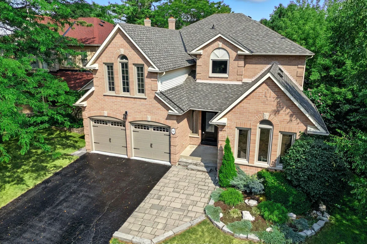 14 Balsdon Crescent, ON L1P 1L5