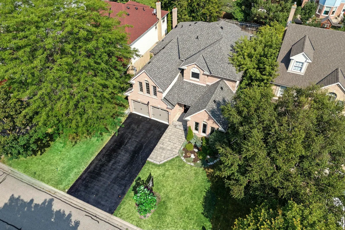 14 Balsdon Crescent, ON L1P 1L5