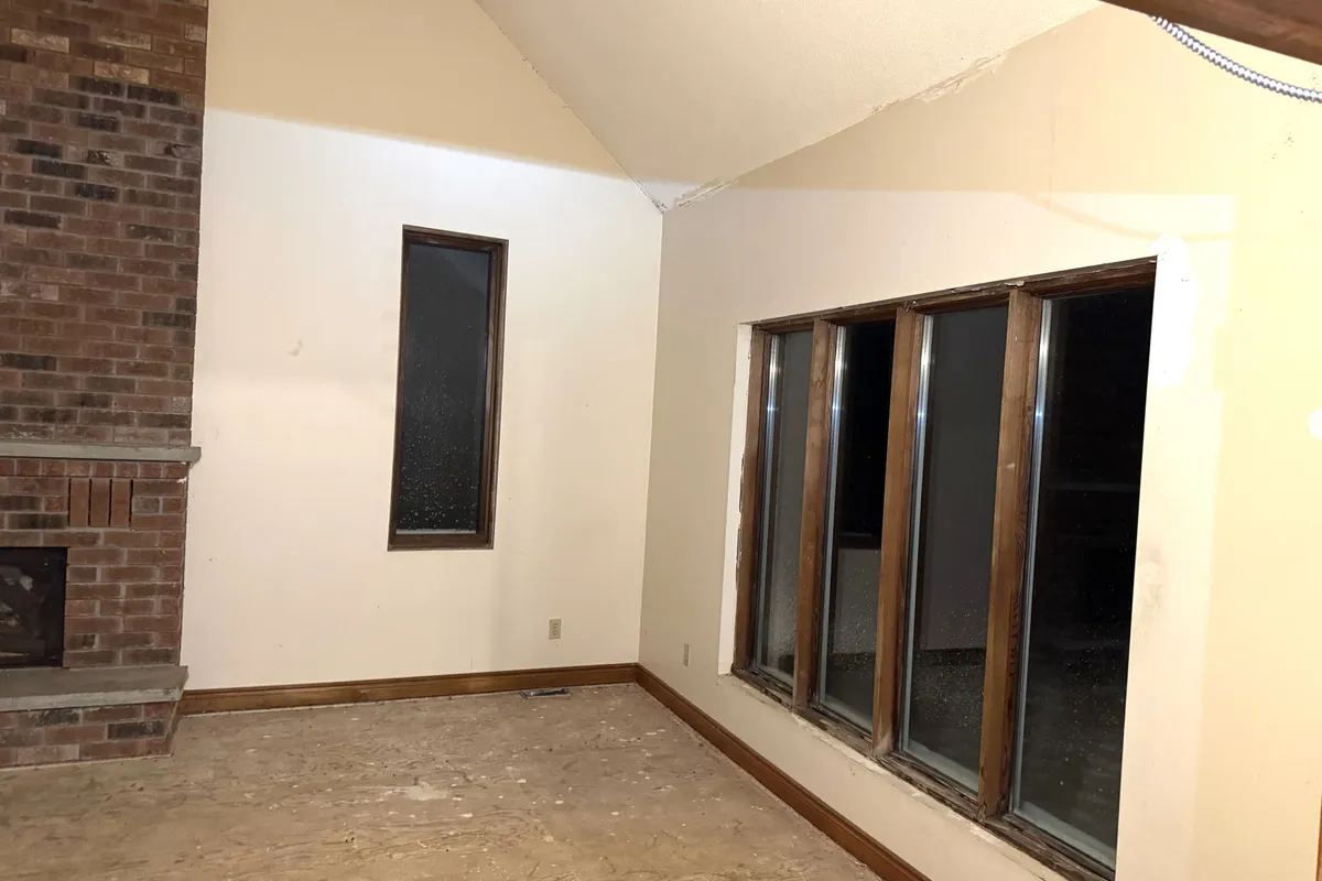 3976 Lakeshore Road, ON L1B 1L9