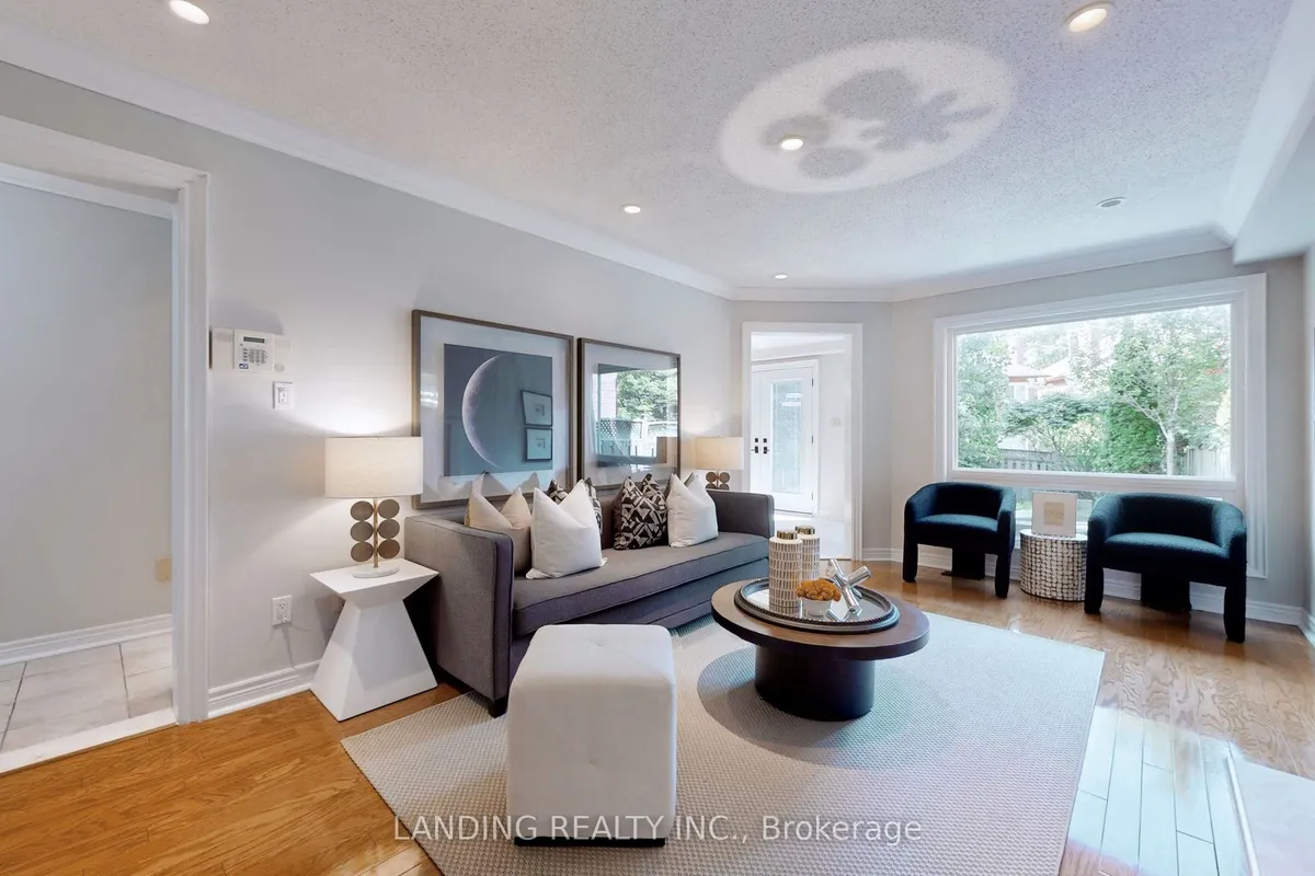 883 Darwin Drive, ON L1X 2P8