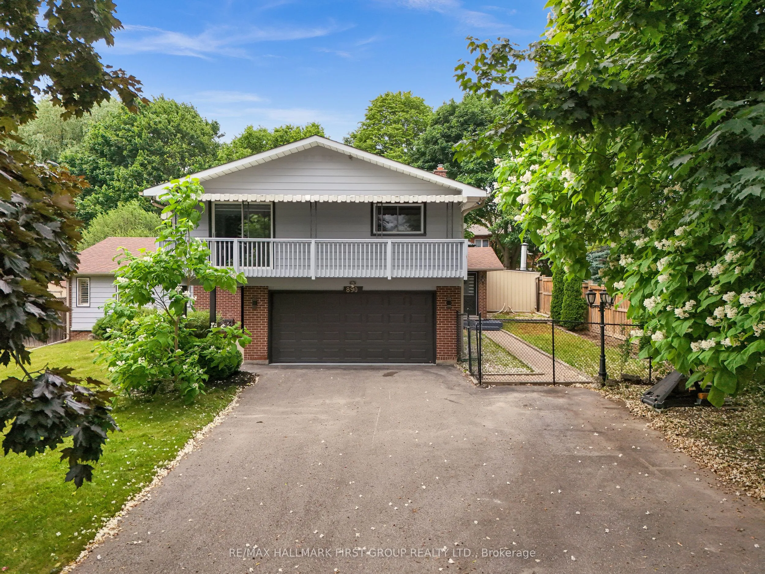 890 Briarwood Drive, ON L1K 2A6