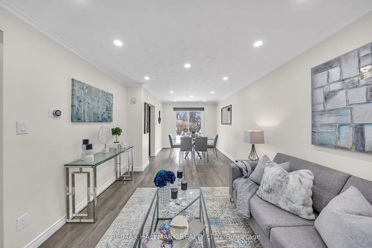 35 Rowallan Drive, ON M1E 2Y5