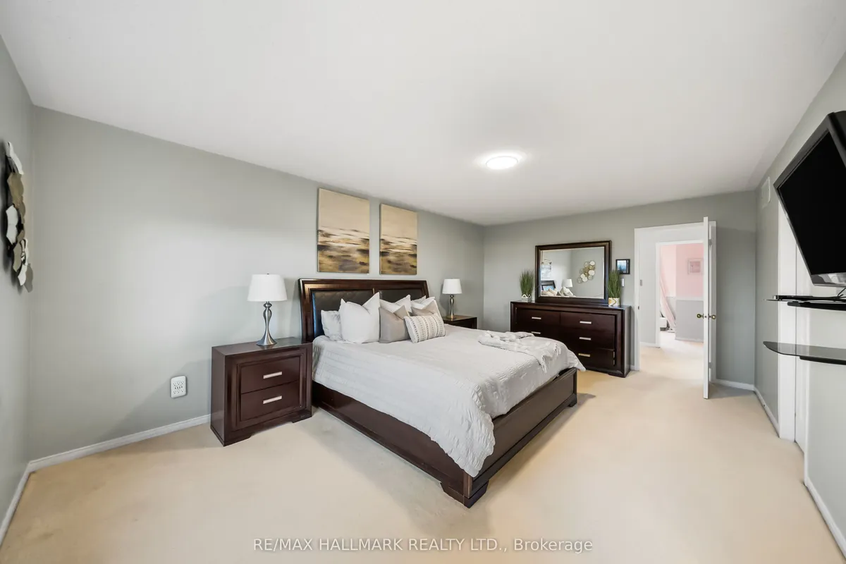 205 Bean Crescent, ON L1T 4K4